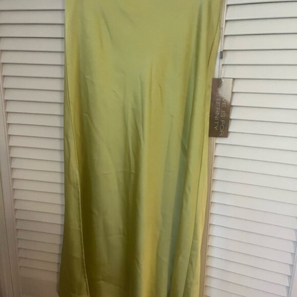 NWT lime green satin midi skirt - size L - Picture 2 of 4